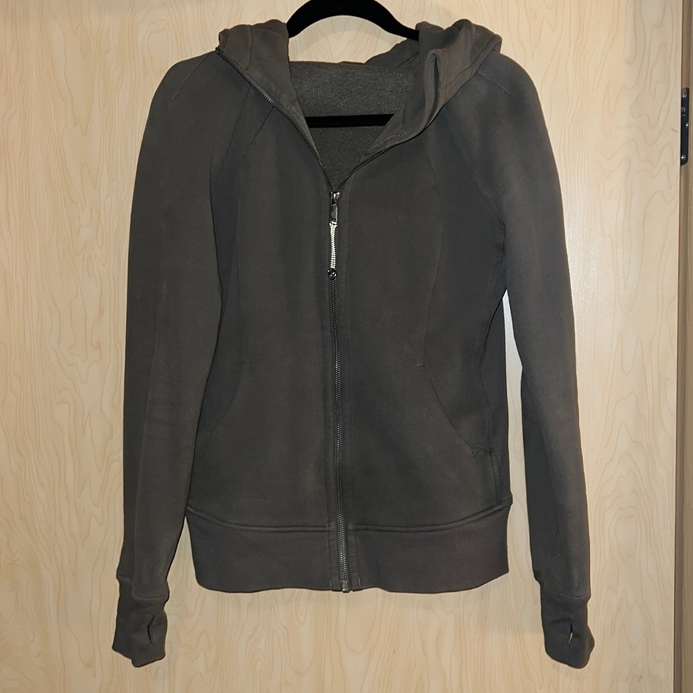 Lululemon Scuba full zip, size 8 in green.